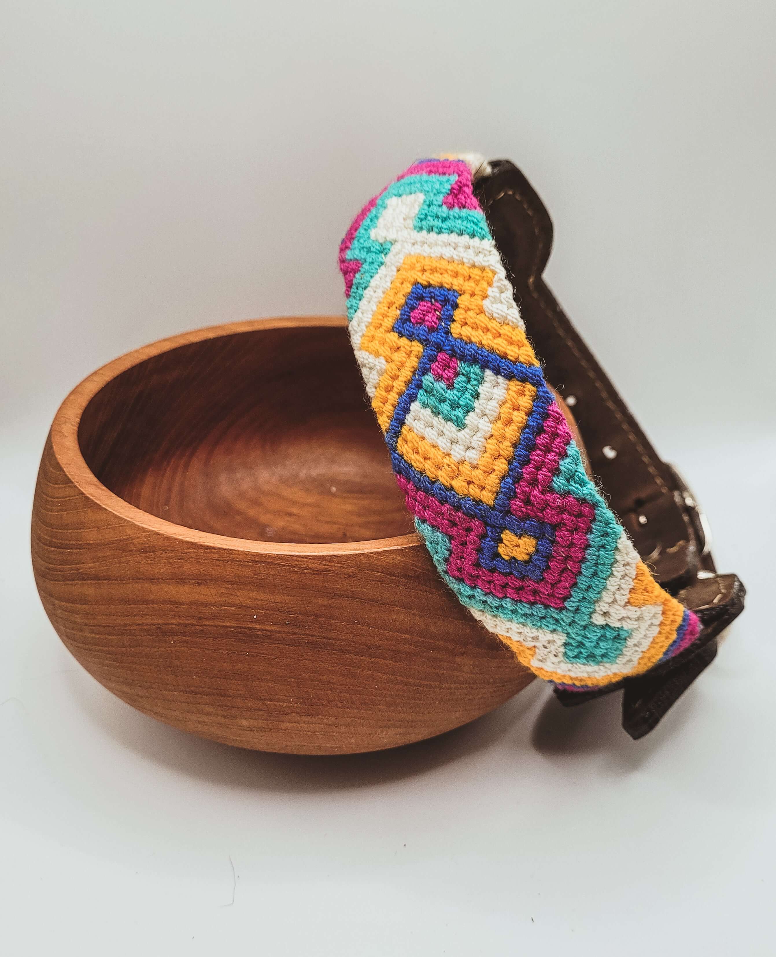Artisan handwoven dog collar made by the Wayuu tribe